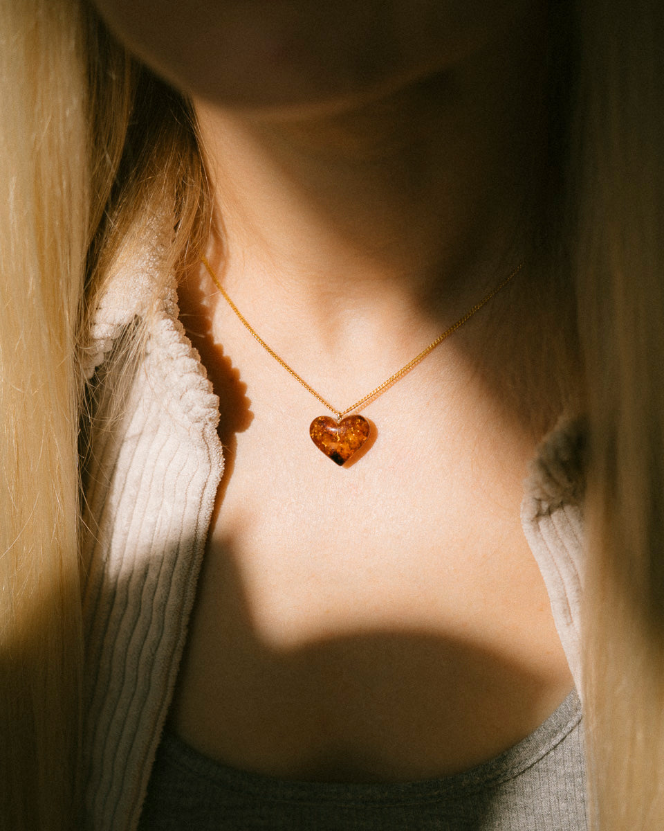 Gintarinis pakabukas "Širdelė"