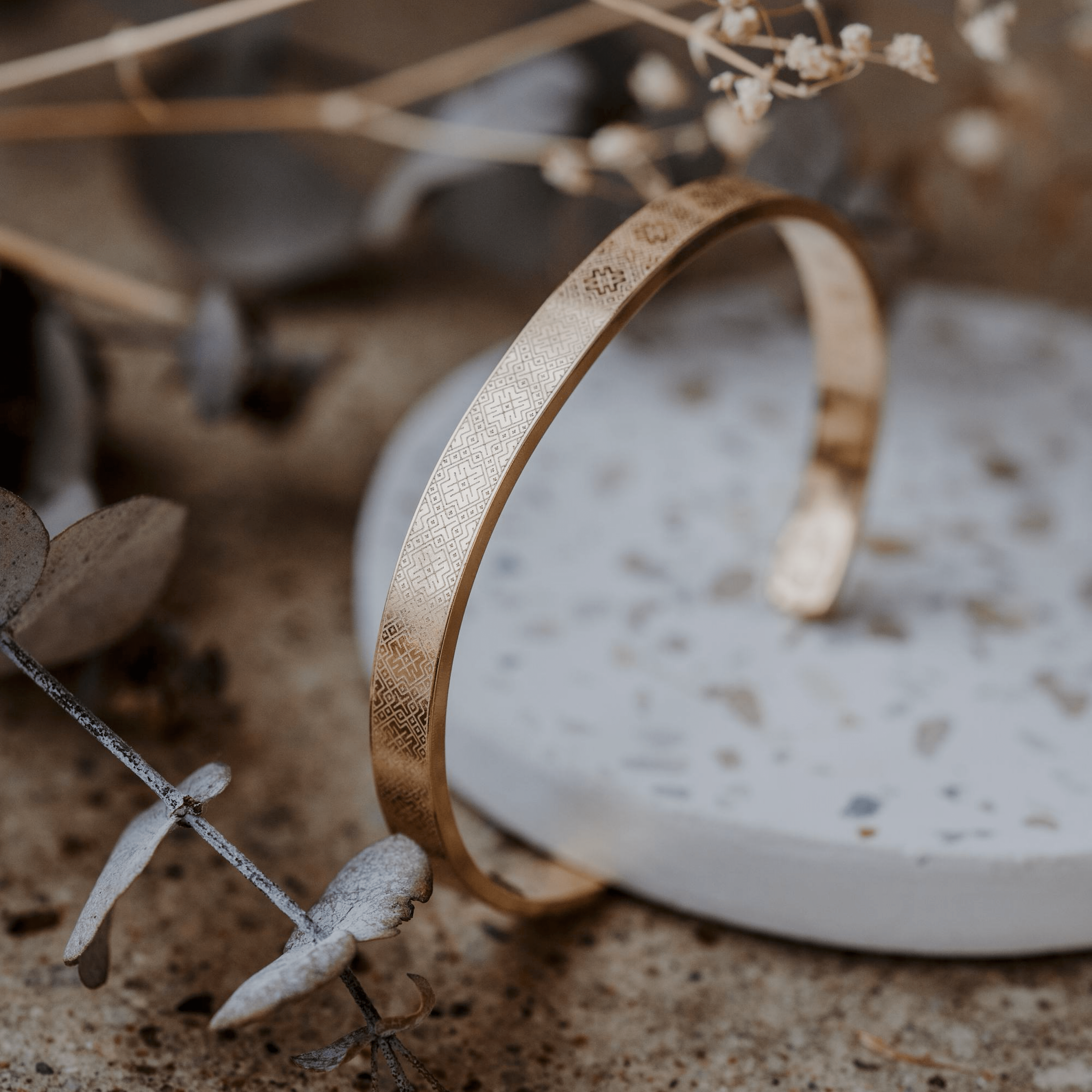 Paauksuota titano apyrankė "Tautinė juosta"