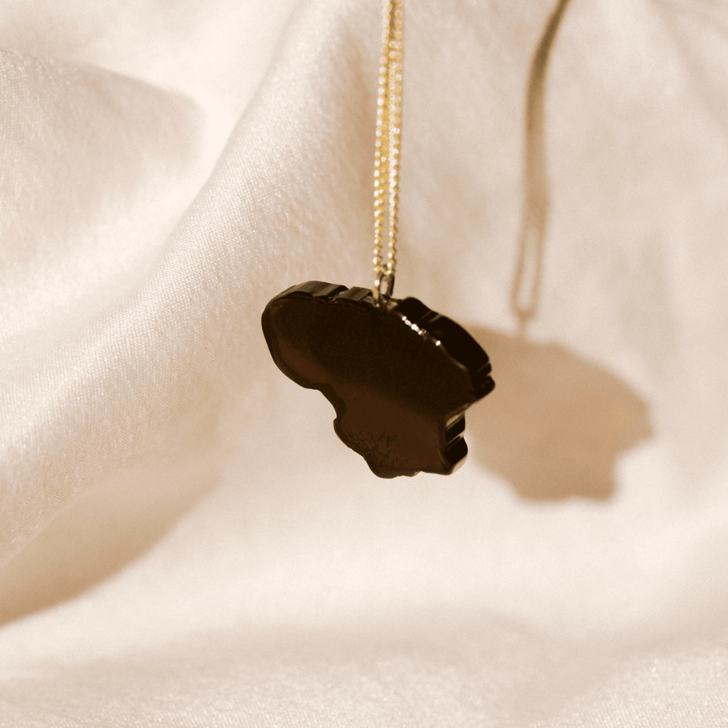 Gintarinis pakabukas "Lietuva"