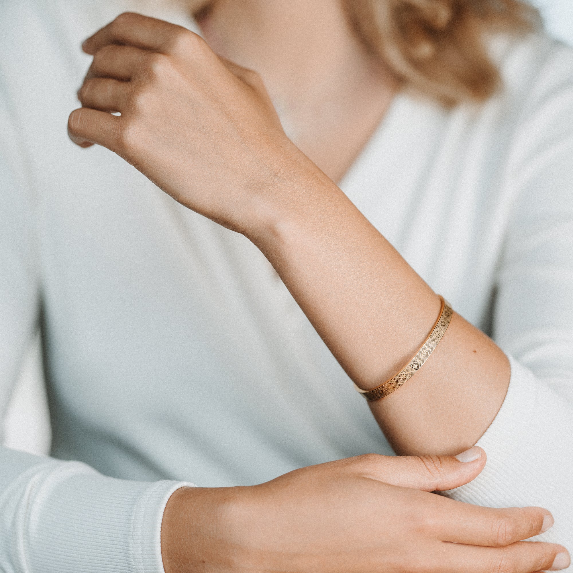 Paauksuota titano apyrankė "Tautinė juosta"